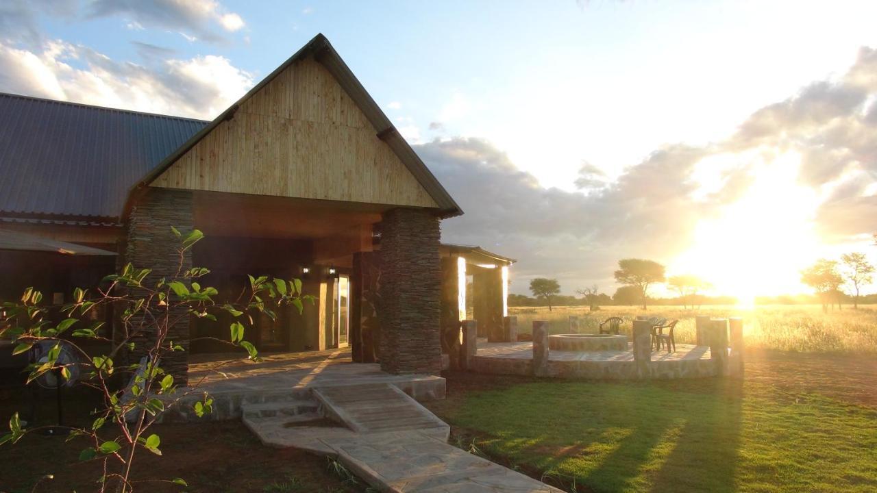 Africa Awaits Lodge & Safaris Gobabis Buitenkant foto