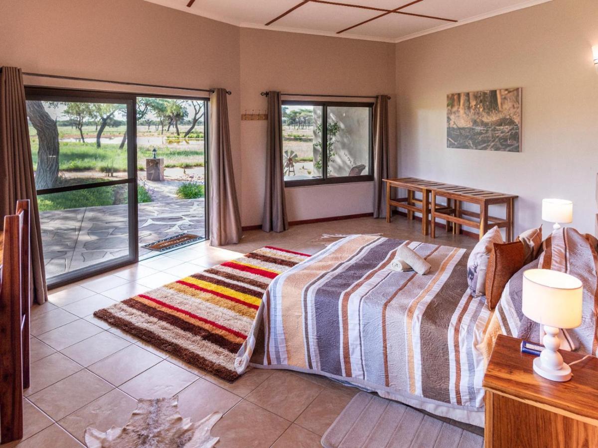 Africa Awaits Lodge & Safaris Gobabis Buitenkant foto