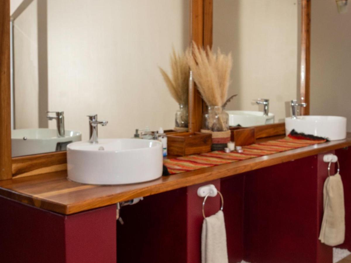 Africa Awaits Lodge & Safaris Gobabis Buitenkant foto