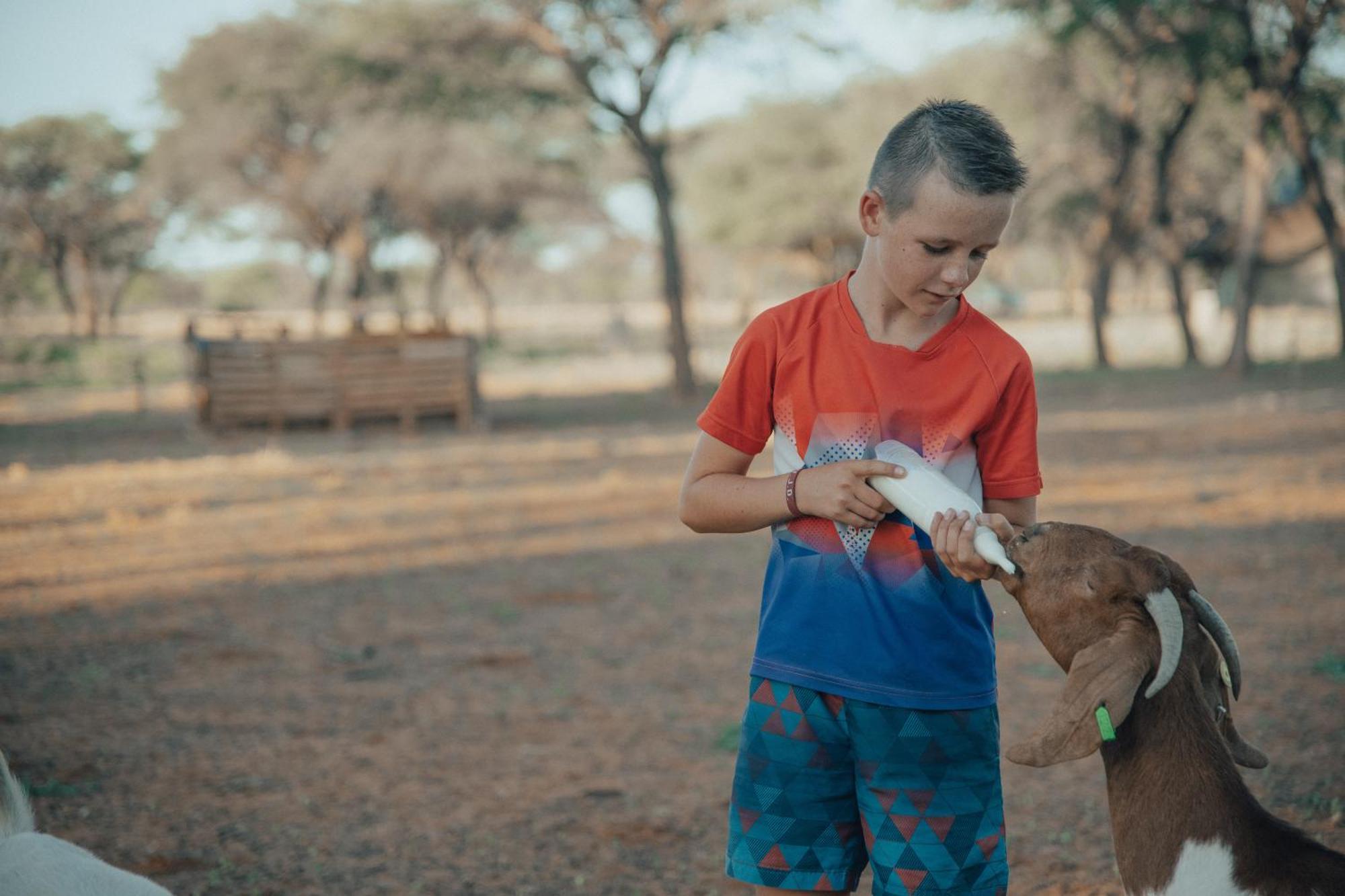Africa Awaits Lodge & Safaris Gobabis Buitenkant foto