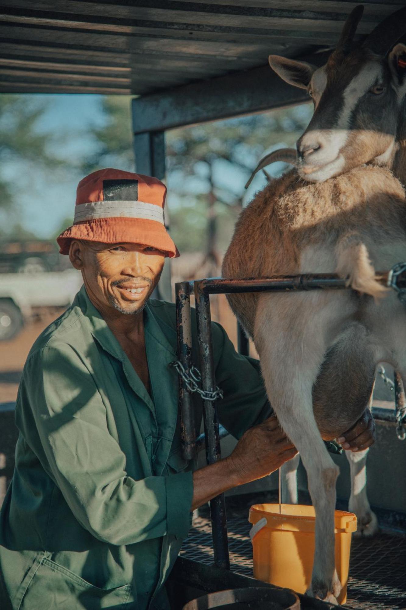 Africa Awaits Lodge & Safaris Gobabis Buitenkant foto