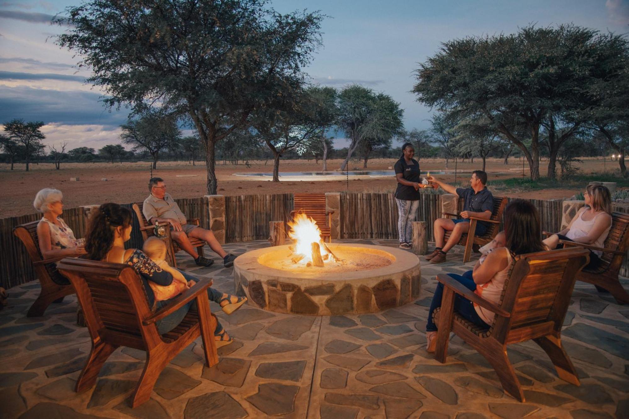 Africa Awaits Lodge & Safaris Gobabis Buitenkant foto